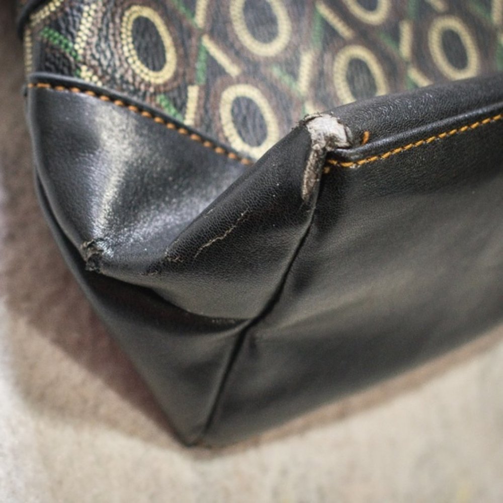 XOXO Hand Bag with Shoulder Strap - Picture 5 of 8